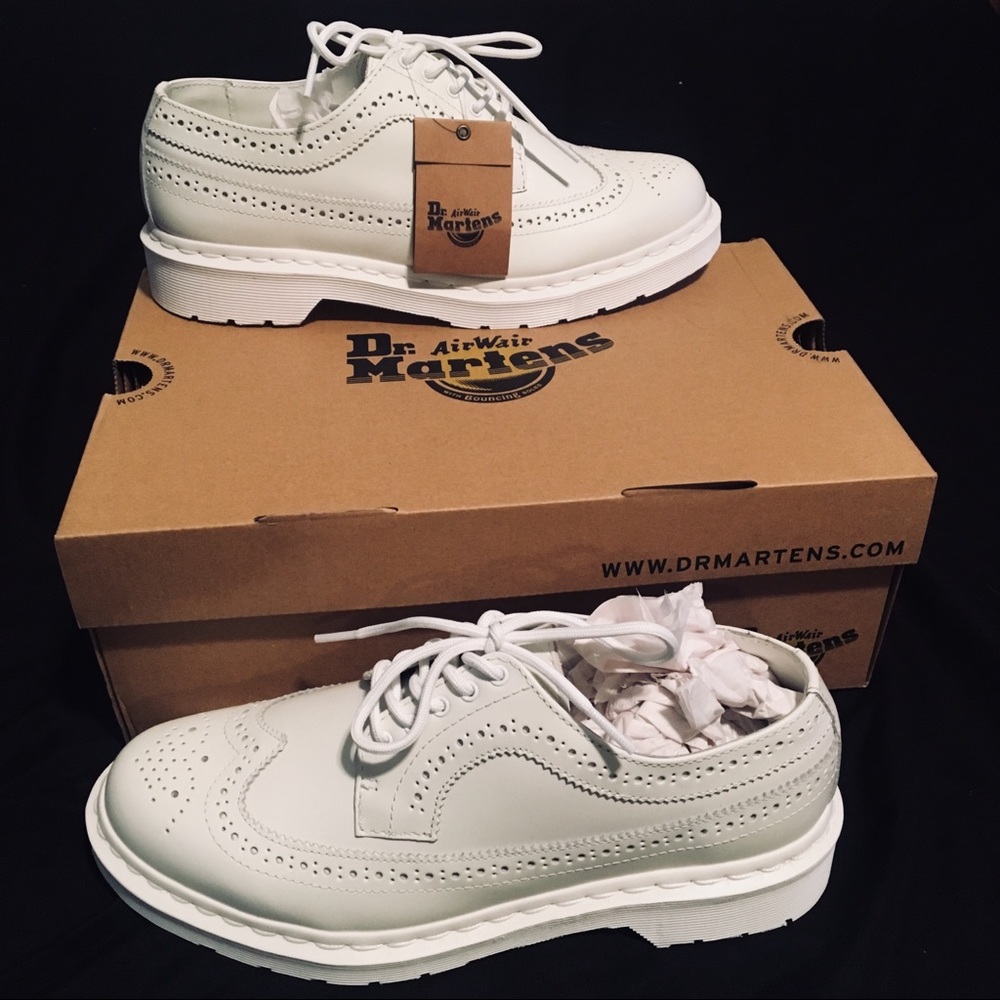 Dr. Martens men’s 3989 Brogue shoe white on white.